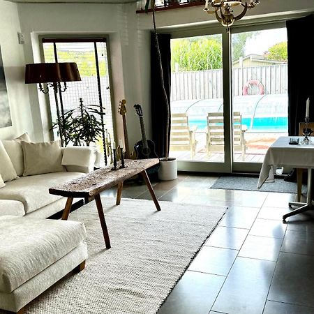 Modernt Hus Naera Stad Och Strand Ystad Exteriör bild